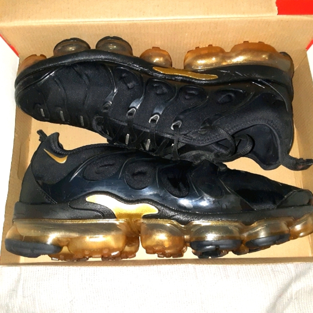 Nike air Vapormax Plus Gold & Black Rare
